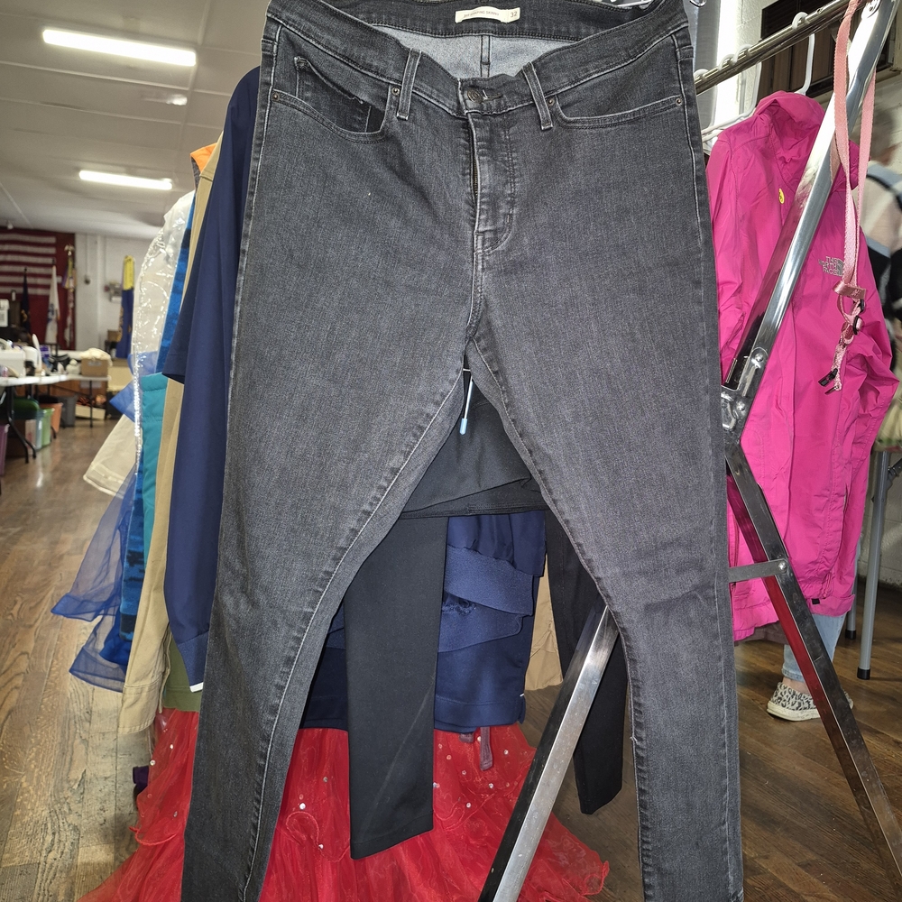 Levi's Women's Dark Gray Skinny Jeans